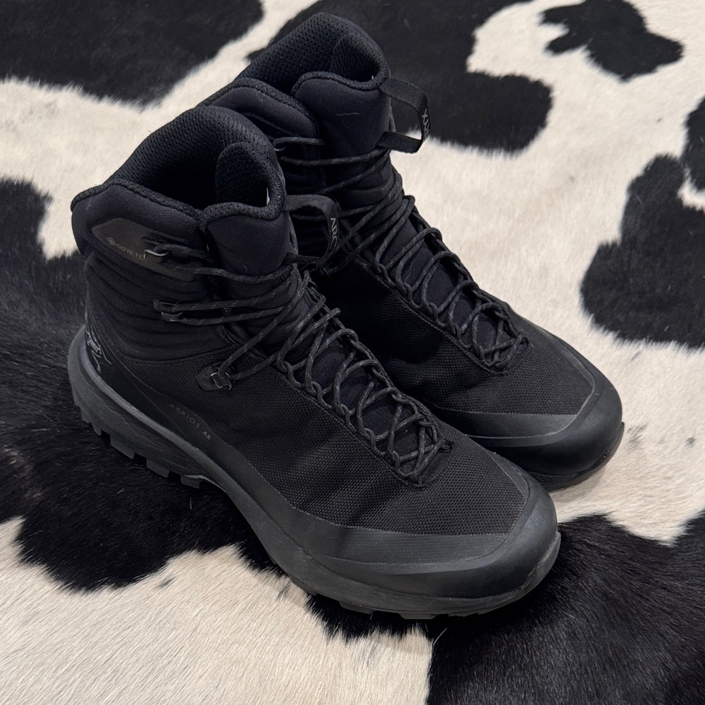 Arc'teryx Aerios AR Gore-Tex Hiking Boots - Picture 2 of 4